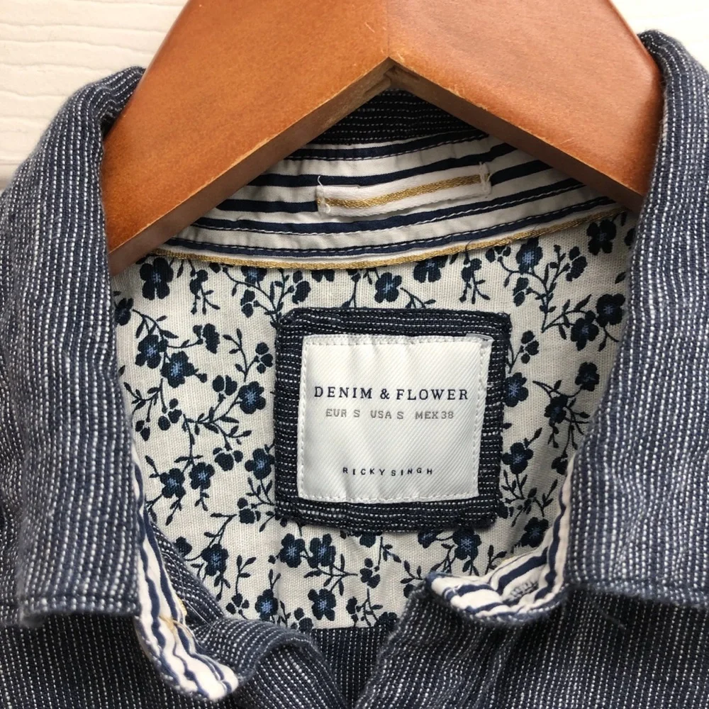 Denim & Flower Men's Short-Sleeve Button-Down Shirt - Dark Blue - Picture 3 of 6